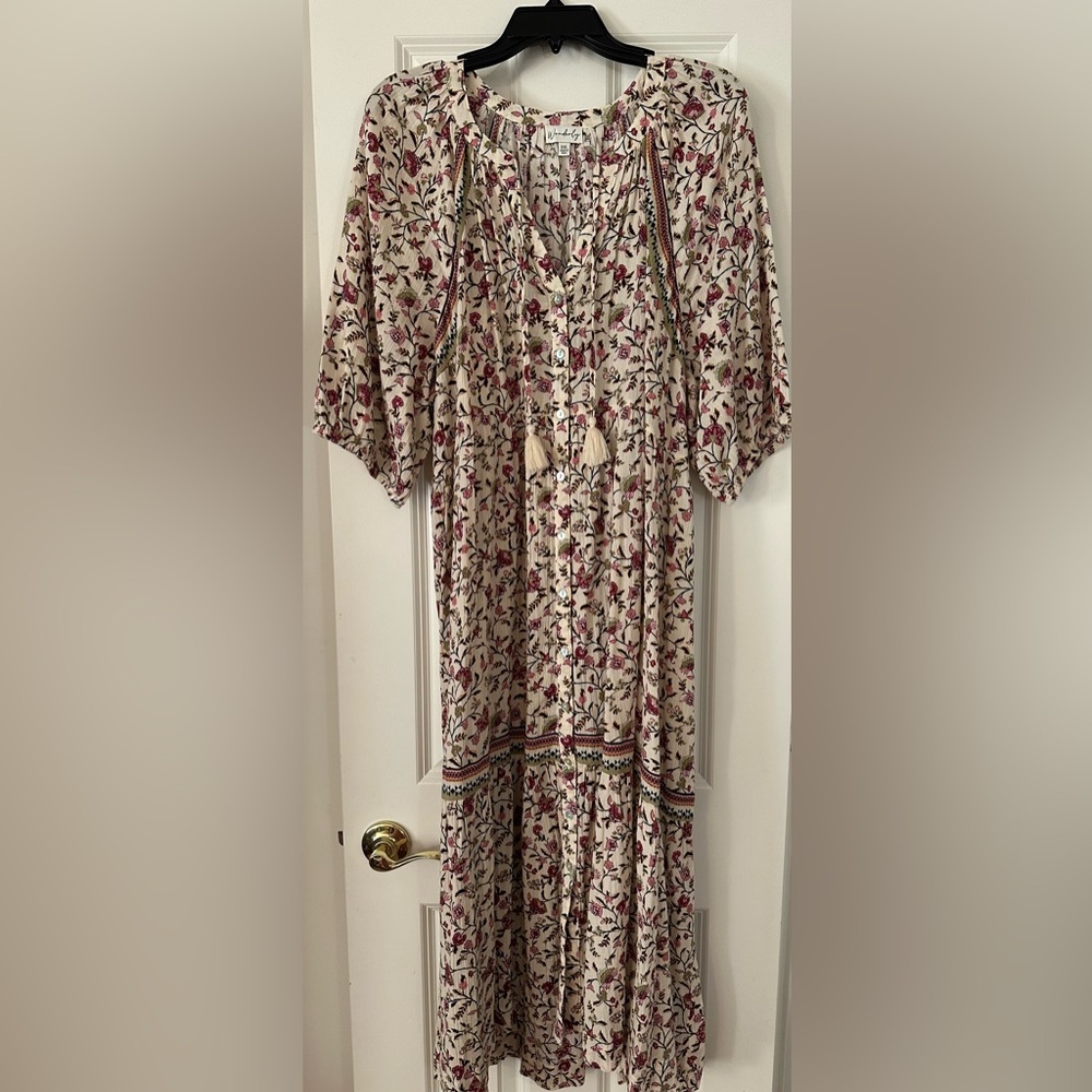 NWOT - Wonderly Floral Print Maxi Dress